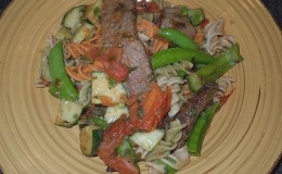 Grass-fed Beef Strips w/t Brown Rice Pasta and&nbsp;Vegetables